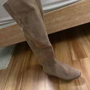 Over the knee Suede boots